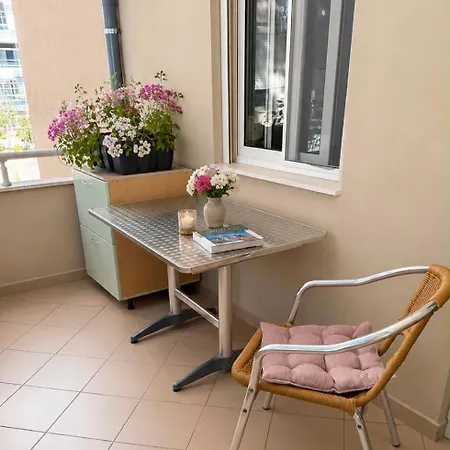 Appartement Elio Near The Sea In